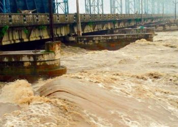 सप्तकोशी नदीमा पानीको बहाव उच्च