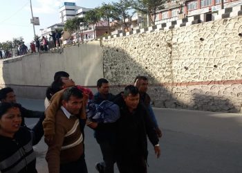 शिक्षकहरुको शान्तिपूर्ण आन्दोलनमा प्रहरीको हस्तक्षेप