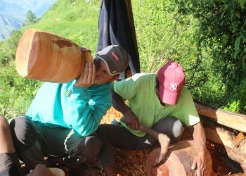 जंगलमा काठ काट्न नपाएपछि चँदारा जातिको ठेकी बनाउने पेसा संकटमा