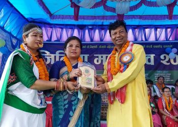 थारुको संस्कृति संरक्षणका लागि सरकारलाई खवरदारी गर्छु : सांसद चौधरी (तस्वीरसहित)