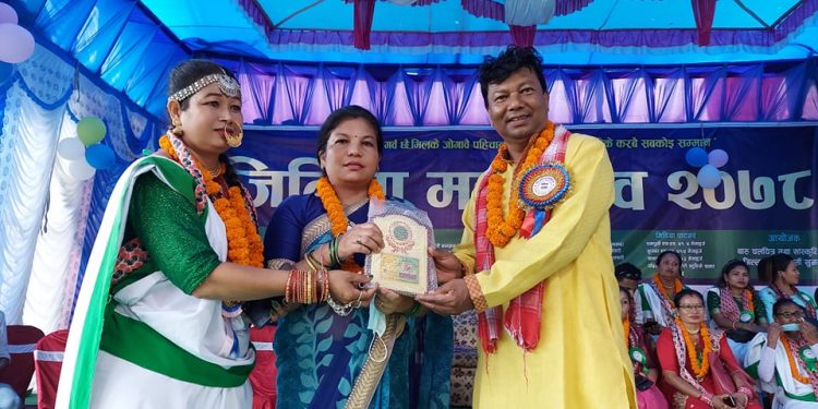 थारुको संस्कृति संरक्षणका लागि सरकारलाई खवरदारी गर्छु : सांसद चौधरी (तस्वीरसहित)