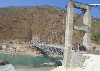 ‘सेल्फी स्पट’ बन्यो दुधकोसीको सस्पेन्सन मोटरेबल ब्रिज