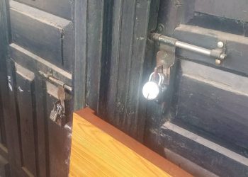 अस्मिता हत्याका दाेषी पत्ता नलगाएकाे भन्दै जोगबुढा प्रहरीमा तालाबन्दी