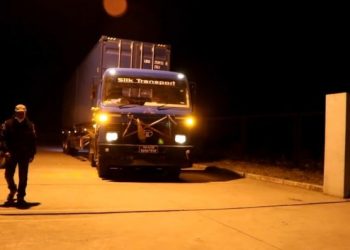 दशैंकाे मुखमा चिनियाँ नाकामा रोकिए नेपाली व्यवसायीका कन्टेनर