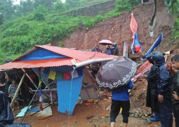 धरानमा पहिरोले घर पुरिएर दुई बालबालिकाको ज्यान गयो