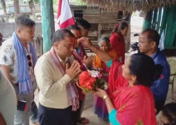 बराहक्षेत्रका घर घरमा गठबन्धनका उम्मेदवार – नेतृत्व परिवर्तनका पक्षमा मत माग्दै