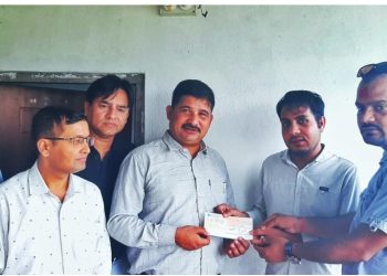 प्रेस युनियन सुनसरीद्वारा पत्रकार दाहाललाई बीमा रकम हस्तान्तरण