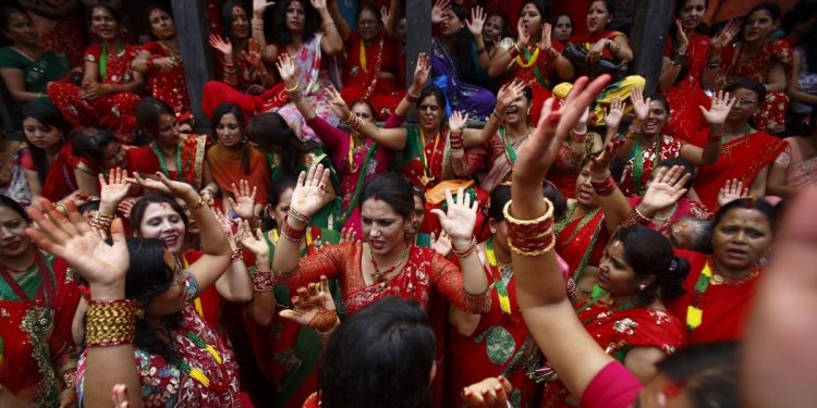 आज हरितालिका तीज : महिलाहरुले निराहार ब्रत बसेर भगवान महादेवको पूजा आराधना गरि मनाउँदै