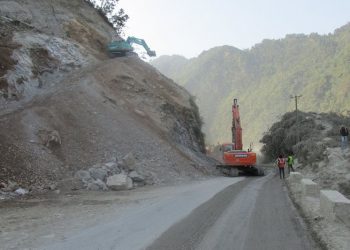 नारायणगढ–मुग्लिन सडक अवरुद्ध