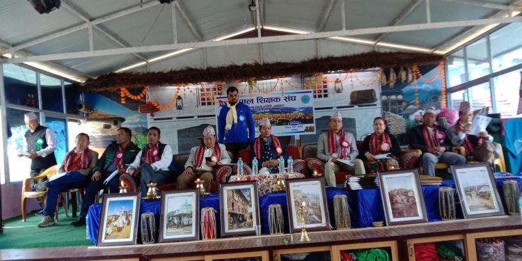 समग्र विकासका लागी शिक्षा क्षेत्रमा आमुल सुधार गर्नु पर्ने सभापति राईकाे जोड