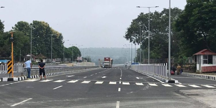 काकरभिट्टा भन्सारको चेकजाँचमा कडाई, जनप्रतिनिधि र स्थानीयको आपत्ति