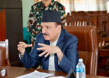 अर्थमन्त्री डा. महतद्वारा आन्तरिक राजश्व कार्यालय बिराटनगरको निरीक्षण