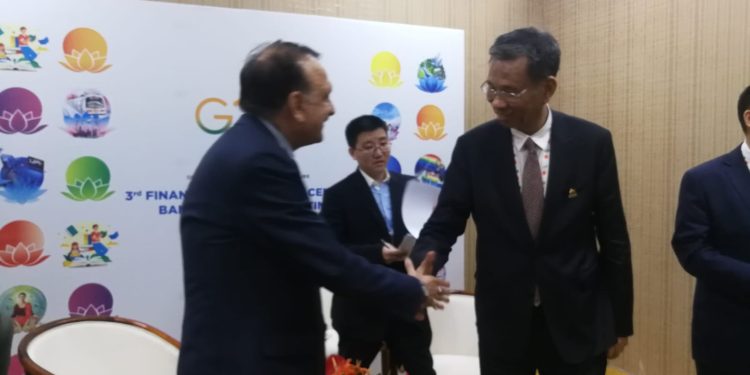 अर्थमन्त्री डा. महत र चिनियाँ अर्थमन्त्री लिउ बीच भेटवार्ता