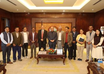 इलाम स्वास्थ्य विज्ञान प्रतिष्ठान स्थापनाका लागि प्रधानमन्त्रीसँग छलफल