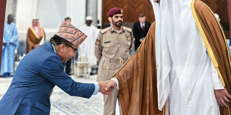 कतारी अमिरसँग नेपालका कावा राजदूत सुवेदीद्वारा भेट