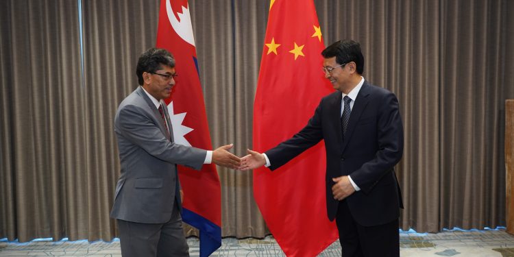 योजना आयोगका उपाध्यक्ष र चिनियाँ समकक्षीबीच भेटवार्ता