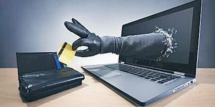 बचतकर्ताको खातामा पहुँच पुर्याएर लाखौँ ठगी