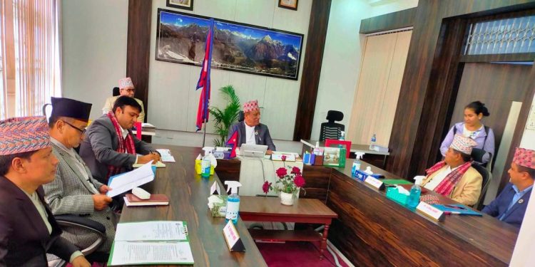 स्थानीय तह र प्रदेशका कर्मचारीहरुका लागि निजामती किताबखाना स्थापना गर्छौं – मन्त्री सुनुवार