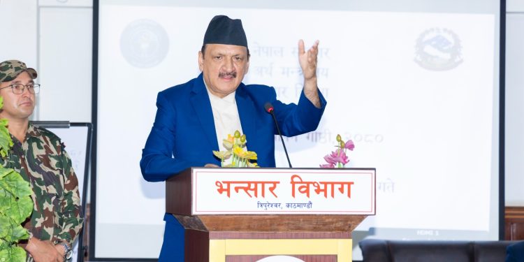 भन्सार कर्मचारीको सोचमा परिवर्तन आउन आवश्यक छ : अर्थमन्त्री डा. महत