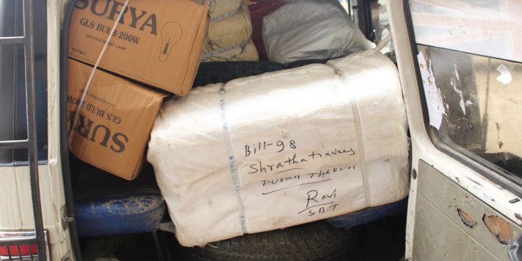 भन्सार छली गरी ल्याउंदै गरेको पांच लाख भन्दा बढिको सामान इलाम प्रहरी द्धारा बरामद