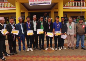 उत्कृष्ट विद्यार्थीलाई करिव दश लाख नगद छात्रबृत्ति