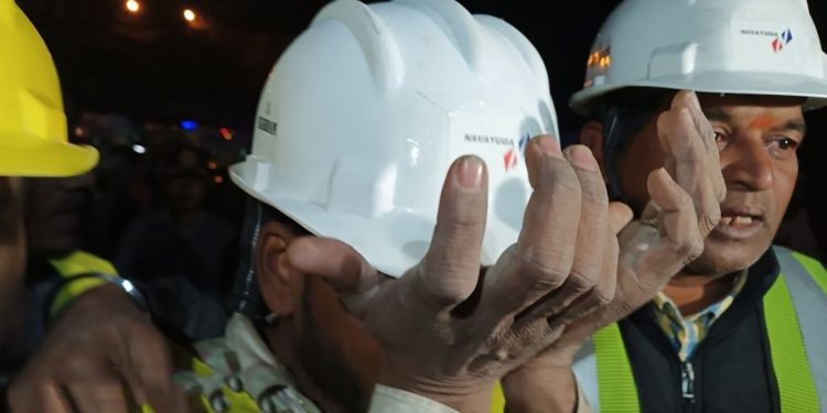 भारतमा सुरुङमा फसेका सबै ४१ जना मजदुरको १७ दिनपछि सकुशल उद्धार