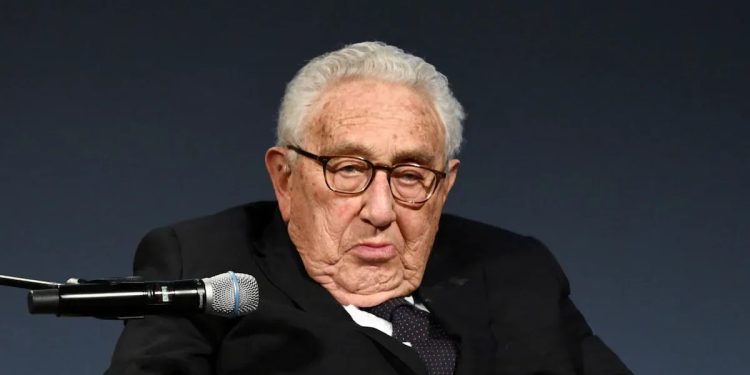अमेरिकी पूर्व विदेशमन्त्री किसिन्जरको सय वर्षको उमेर निधन