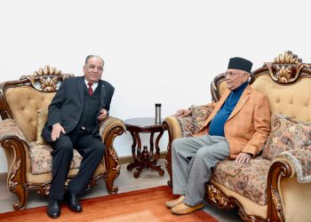 कांग्रेस हिन्दुराष्ट्रको पक्षमा उभिने संकेतपछि देउवासँग हच्किए दाहाल र ओली