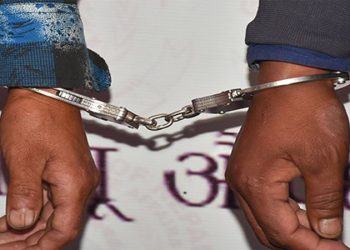 इलामको फिक्कलमा लागुऔषध सहित २ जना पक्राउ