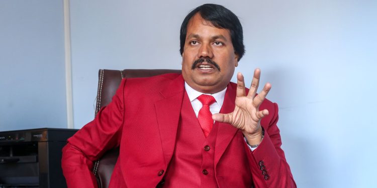 देश चार नेताको सिण्डिकेटमा : सिके राउत