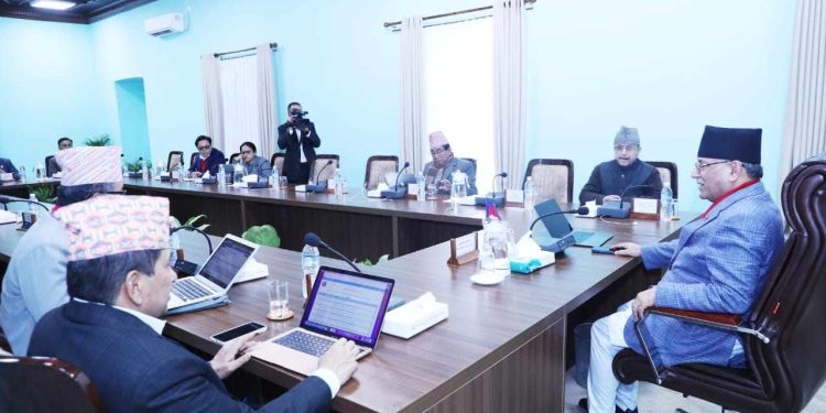 मन्त्रिपरिषद् बैठक जारी