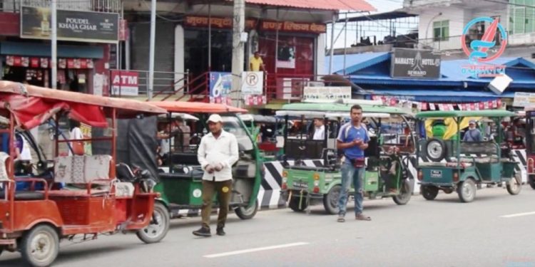 इटहरी उपमहानगरको टाइमकार्ड विरुद्ध अदालतको आदेश, सिटी-सफारी चालकलाई राहत