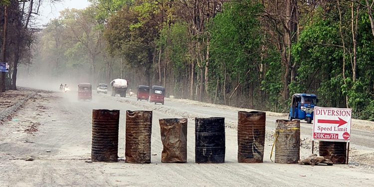 इटहरी-धरान सडक निर्माण सुस्त – दुर्घटना बढ्दो, यात्रुलाई सास्ती