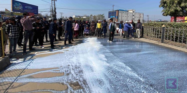 ६ अर्बभन्दा बढी बक्यौता नपाएका देशभरका दुग्ध किसान सडकमा