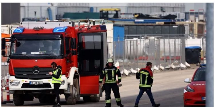 बर्लिनस्थित टेस्लाको ‘कार प्लान्ट’ मा आक्रमण, उग्र–बामपन्थी समुहले लिए जिम्मेवारी