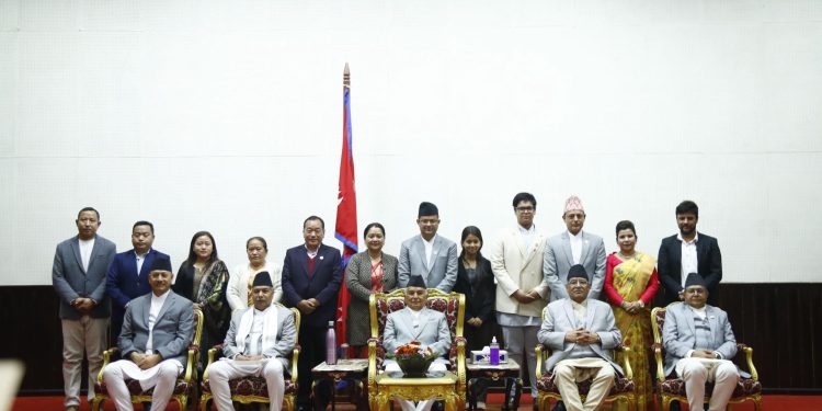 फेरियो सत्ता गठबन्धन – तीन मन्त्रीले लिए शपथ