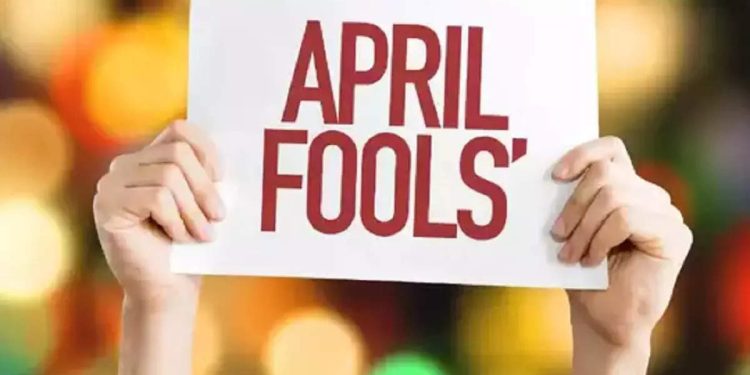 आज अप्रिल फूल ! कसरी शुरु भयो मूर्ख बनाउन ?
