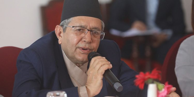 सभामुखले प्रधानमन्त्रीसहित चार दलका शीर्ष नेताहरूसँग छलफल गर्दै