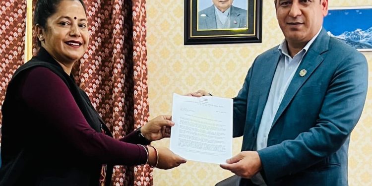 युवा पलायन रोक्न उद्यमशीलताको विकास आवश्यक छ : मन्त्री भण्डारी